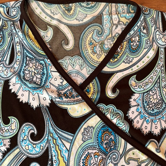 Cross over paisley top - Picture 3 of 6